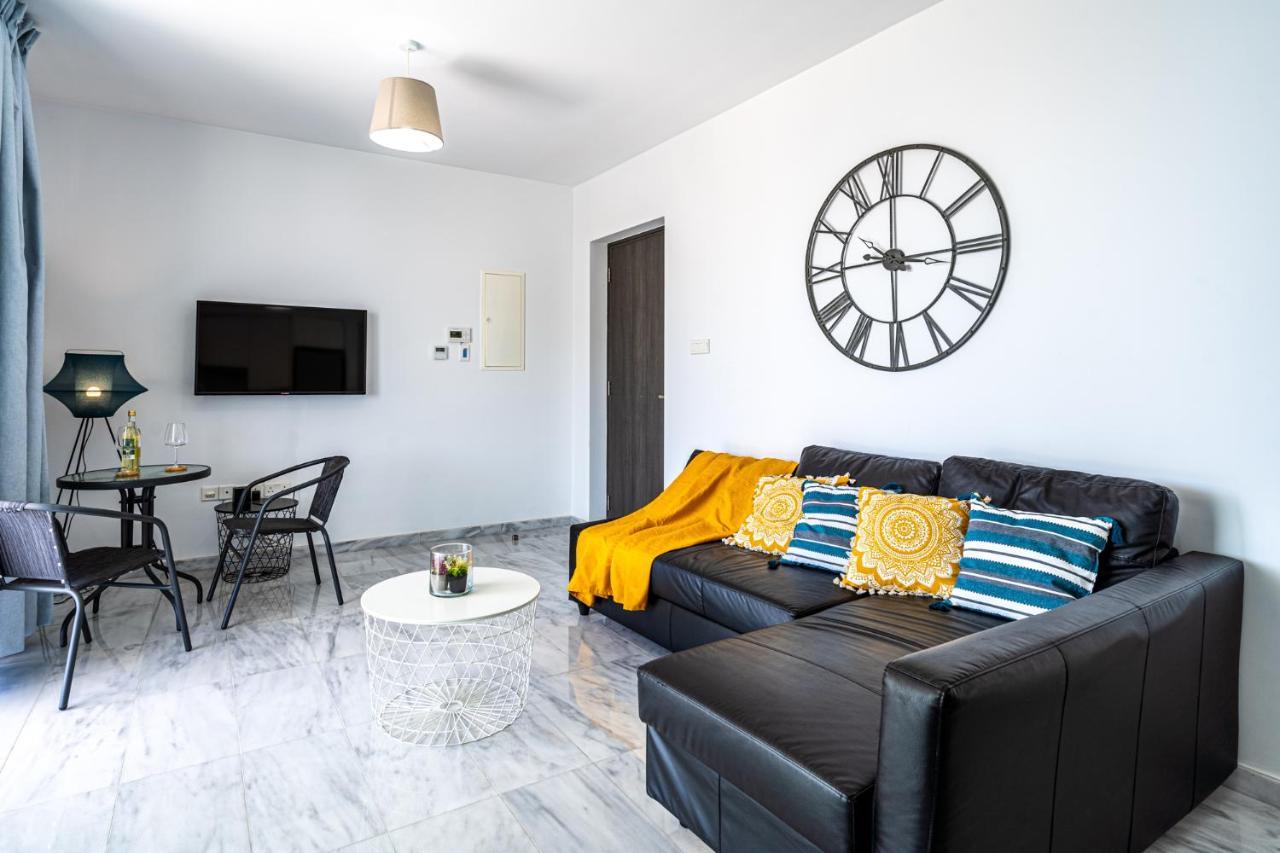 Oyster 1-br In
