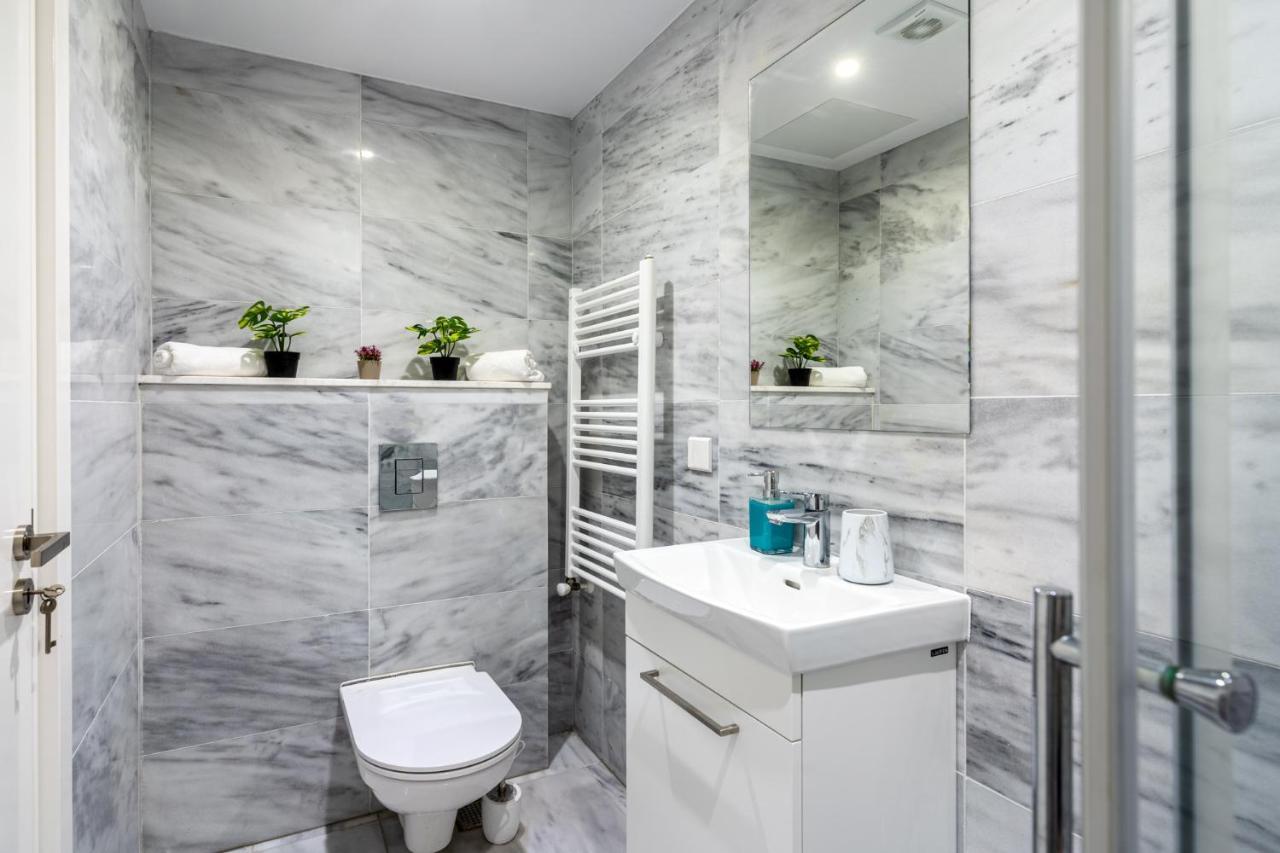 Oyster 1-br In